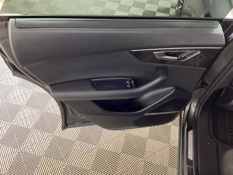 2019 Audi Q8 quattro Prestige 55 TFSI