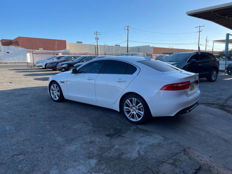 2019 Jaguar XE Base photo 18