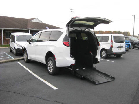 2024 Chrysler Pacifica for sale at McCrocklin Mobility in Chesterfield IN