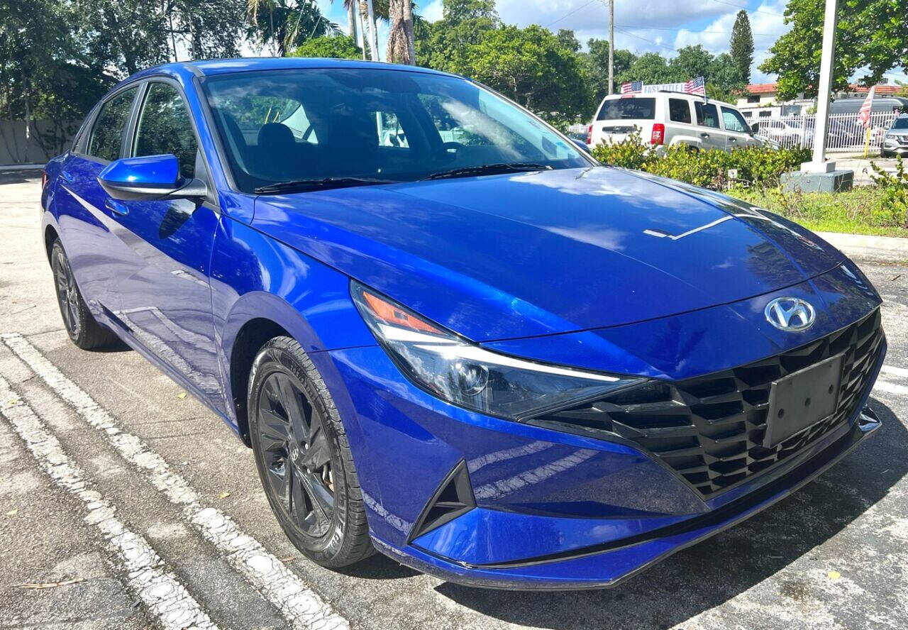 2021 Hyundai Elantra  - $19,800