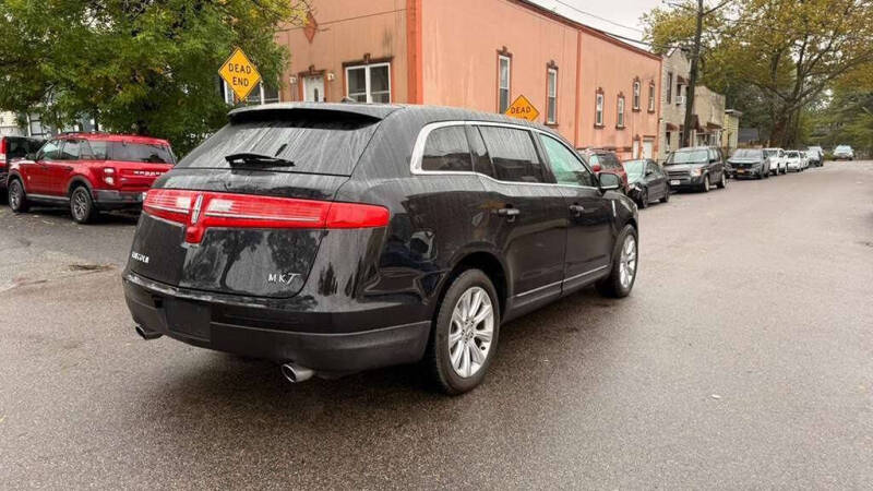 2018 Lincoln MKT Reserve