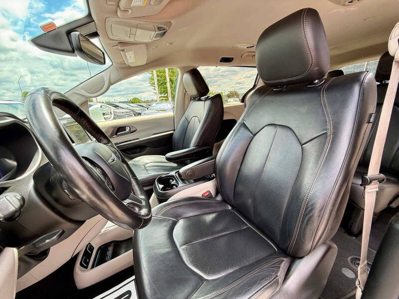 2020 Chrysler Pacifica Touring L