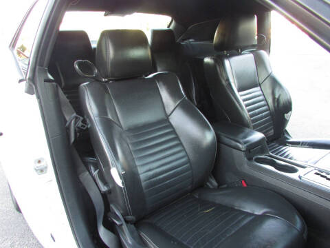 2010 Dodge Challenger SE