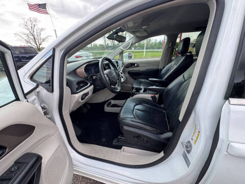 2017 Chrysler Pacifica Touring Plus