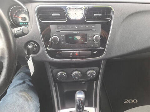2011 Chrysler 200 Touring