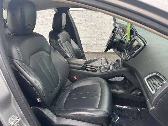 2016 Chrysler 200 Limited