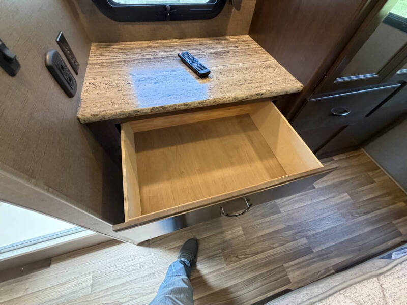2018 Thor Motor Coach Ace 30.3