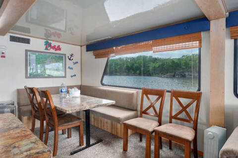 2000 FUN COUNTRY HOUSE BOAT