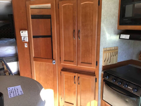 2012 Eagle Cap Adventurer 995 / 20ft