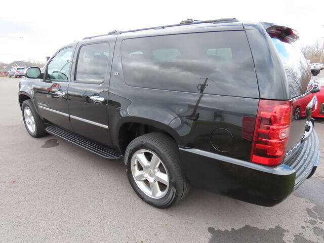 2014 Chevrolet Suburban for sale at Modern Automotive Group LLC in Lafayette, TN