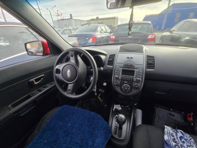 2010 Kia Soul +