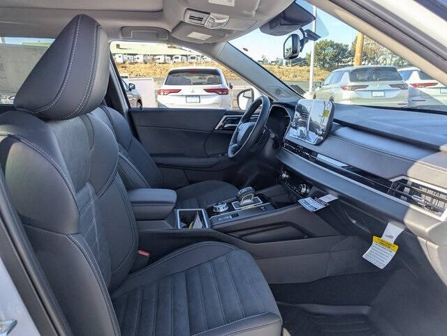 2025 Mitsubishi Outlander PHEV SE