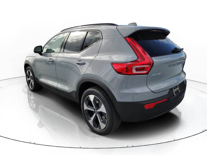 2026 Volvo XC40 B5 Plus