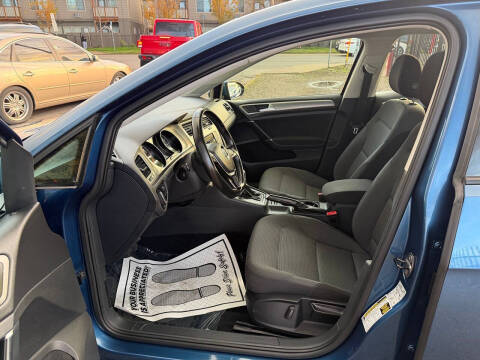 2016 Volkswagen Golf TSI SE