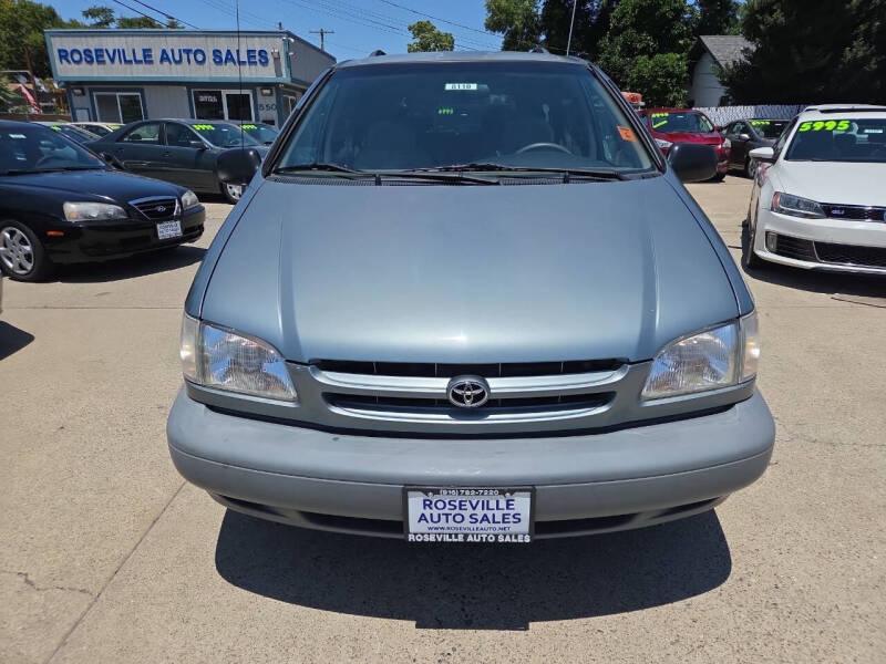 2000 Toyota Sienna LE
