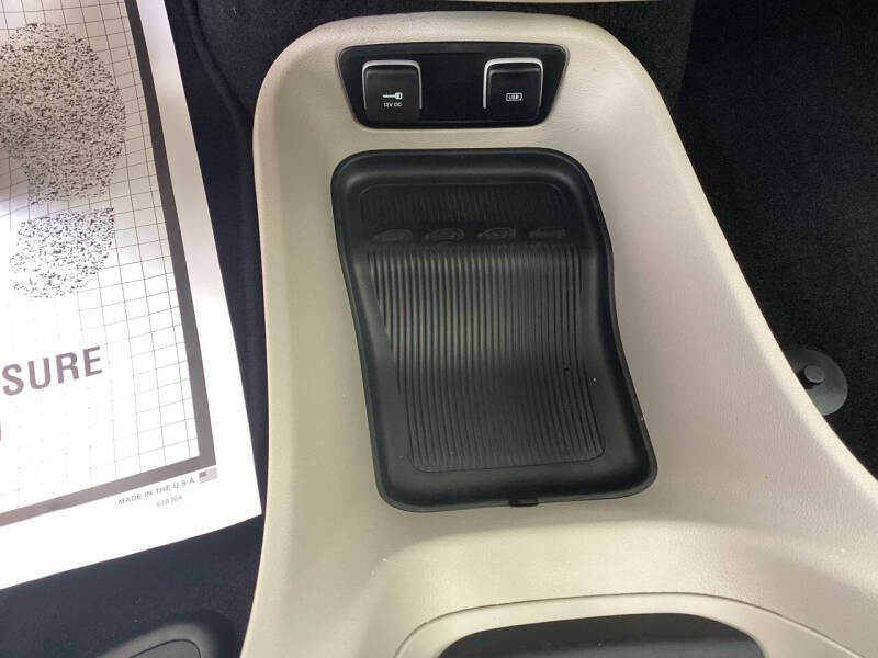 2020 Chrysler Voyager LXi