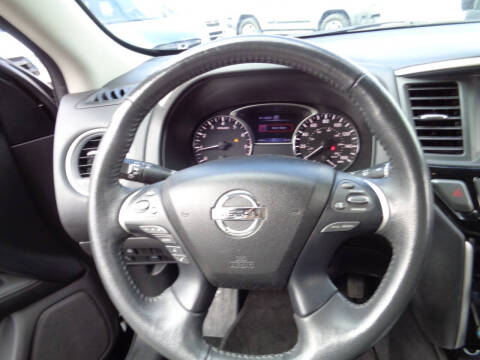 2018 Nissan Pathfinder SV