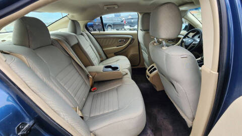 2018 Ford Taurus SE