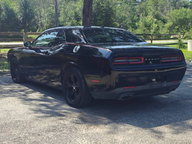 2016 Dodge Challenger SXT Plus