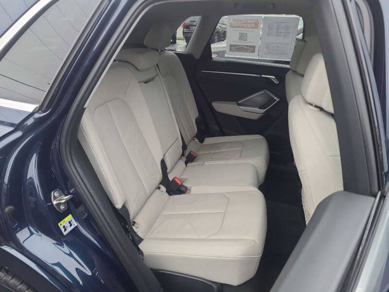 2020 Audi Q3 quattro Premium Plus 45 TFSI