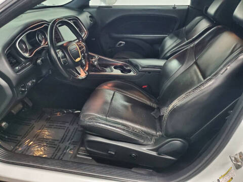 2015 Dodge Challenger SXT Plus