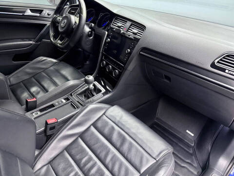 2017 Volkswagen Golf R 4Motion