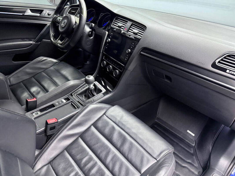 2017 Volkswagen Golf R 4Motion