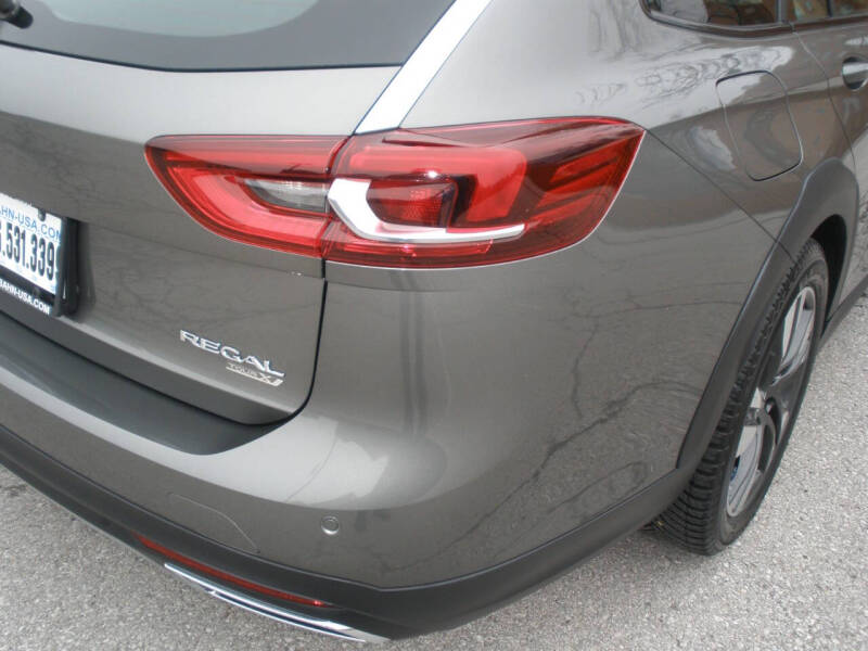 2019 Buick Regal TourX Essence