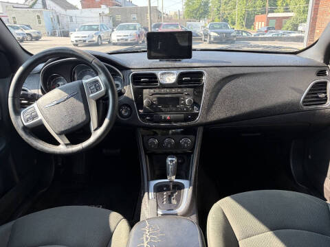 2011 Chrysler 200 Touring