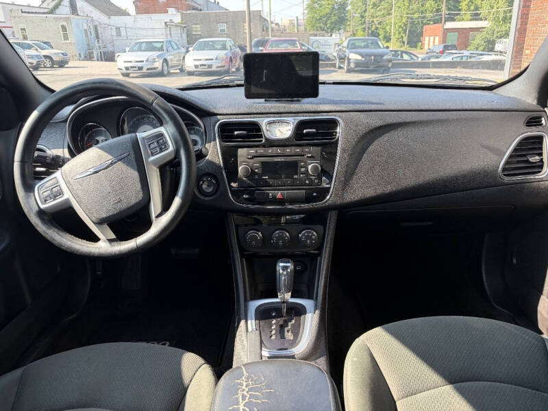 2011 Chrysler 200 Touring