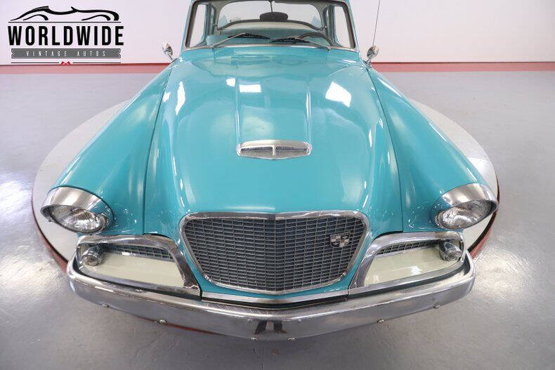 1957 Studebaker Silver Hawk