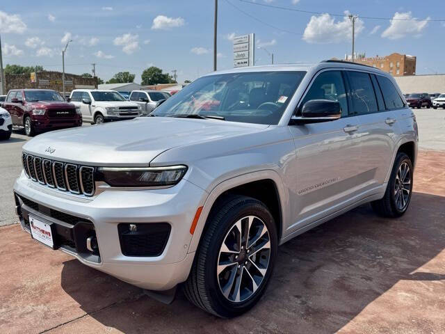 2025 Jeep Grand Cherokee Overland's photo