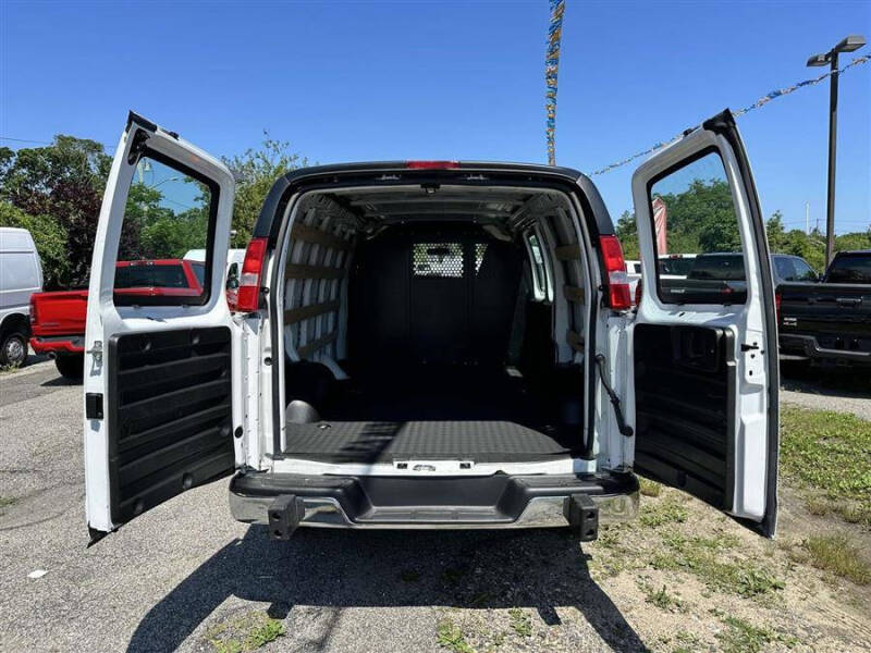 2023 GMC Savana 2500