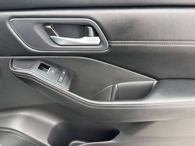 2024 Nissan Rogue SL