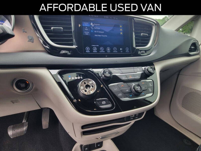 2017 Chrysler Pacifica Touring-L