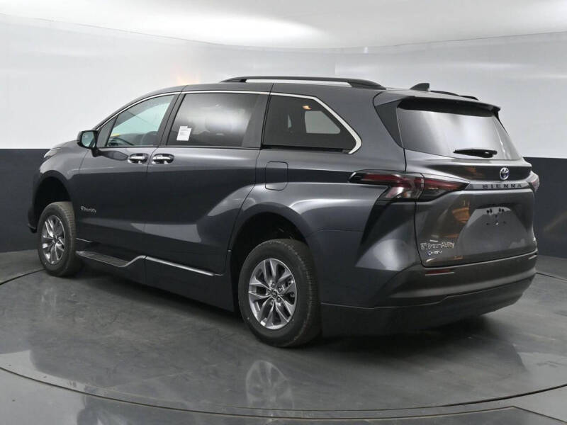 2025 Toyota Sienna