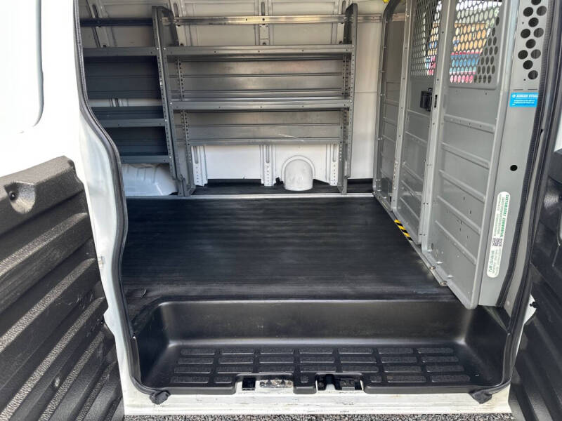 2022 Chevrolet Express 2500