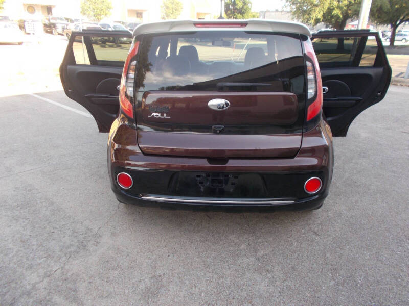 2017 Kia Soul +
