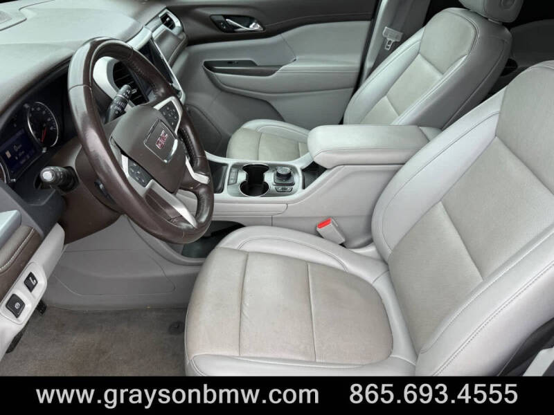 2021 GMC Acadia SLT