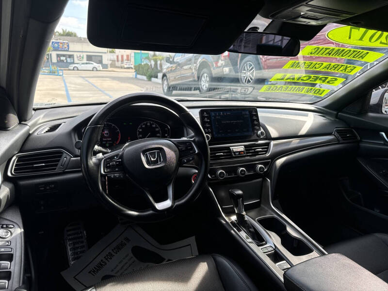 2018 Honda Accord Sport photo 9