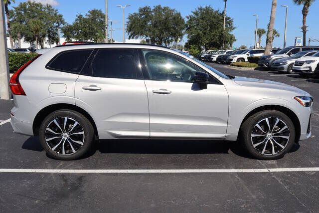 2024 Volvo XC60 B5 Plus Dark Theme