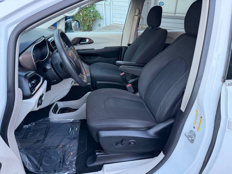 2018 Chrysler Pacifica LX