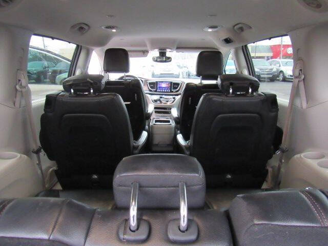 2017 Chrysler Pacifica Touring-L Plus