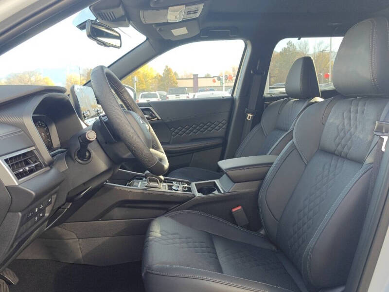 2025 Mitsubishi Outlander PHEV SEL Black Edition