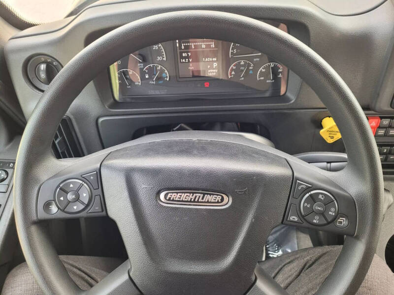 2025 Freightliner M2 106