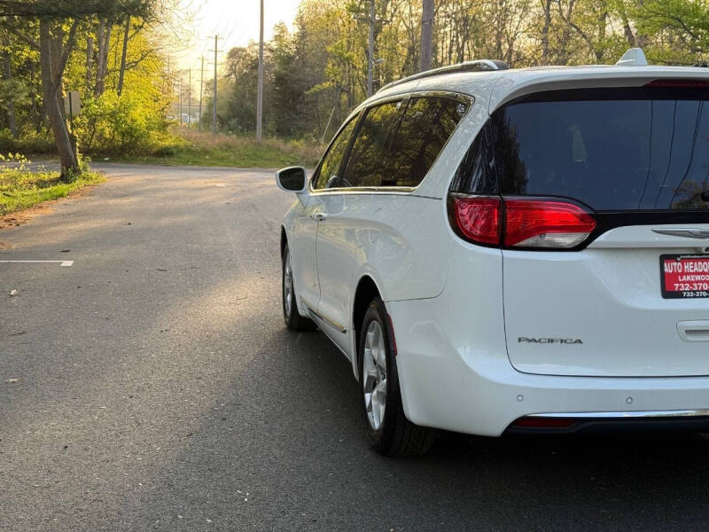 2017 Chrysler Pacifica Touring-L Plus