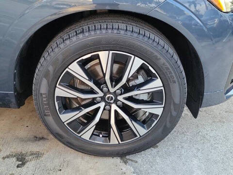 2024 Volvo XC60 B5 Core Dark Theme