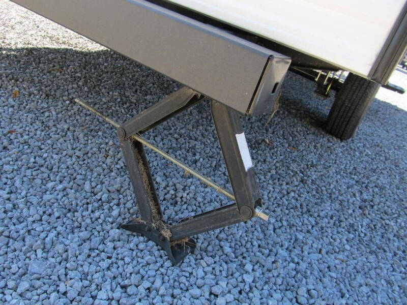 2024 Coleman CM17r24