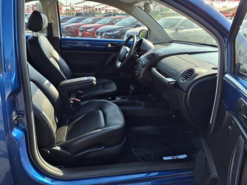 2008 Volkswagen New Beetle S