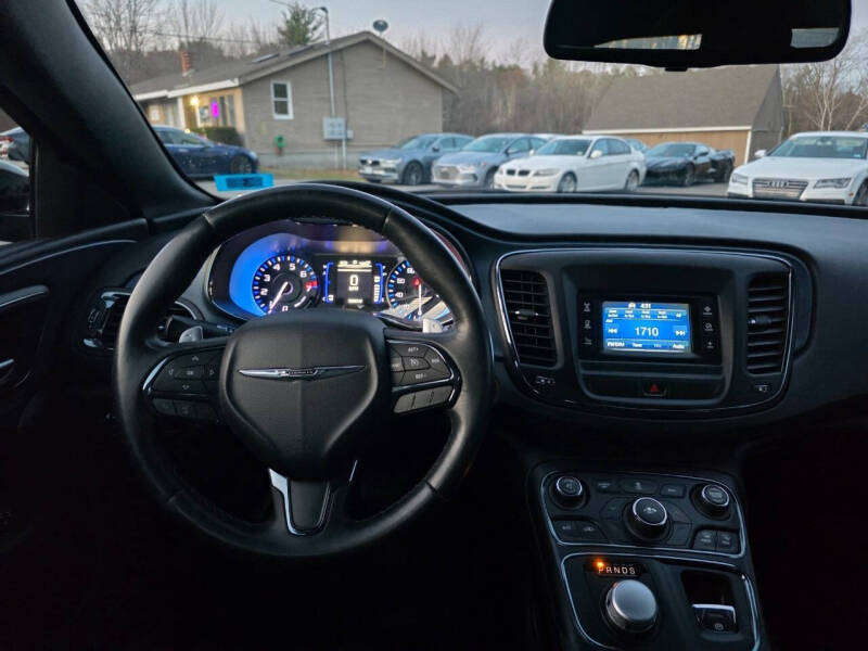 2015 Chrysler 200 S